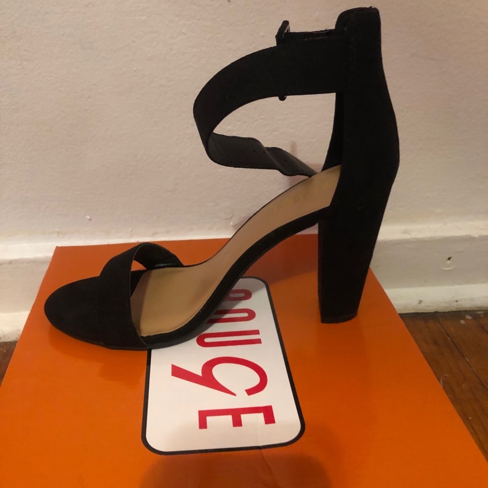 Black open toed shoes